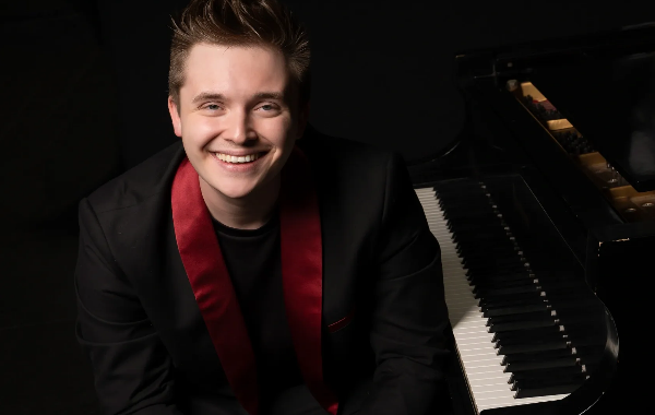 Pianist / Entertainer