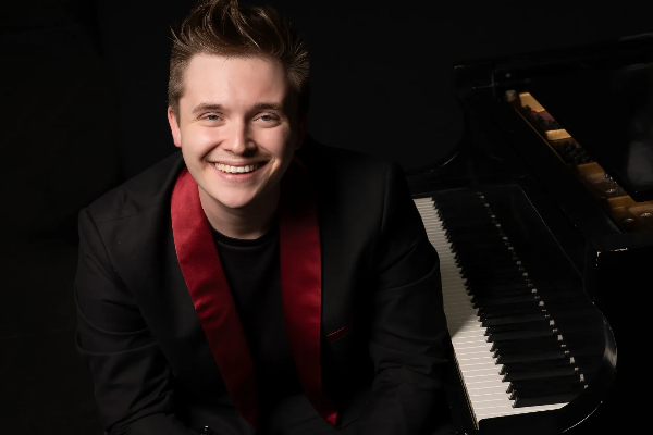 Pianist / Entertainer